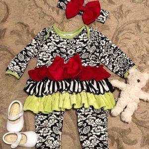 Peaches ‘N Cream romper w/headband size 3/6 months